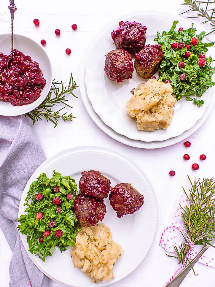 Boulettes suédoises, purée de céleri & sauce aux airelles