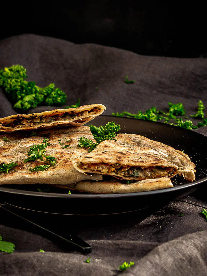 Chebureki vegan aux herbes & légumes