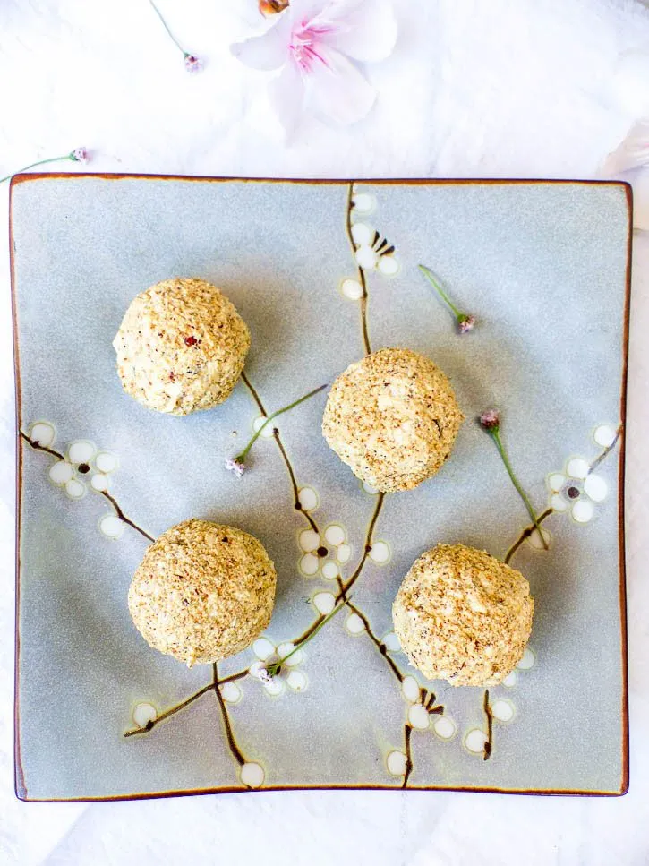 Tofu maison aux épices et noisettes